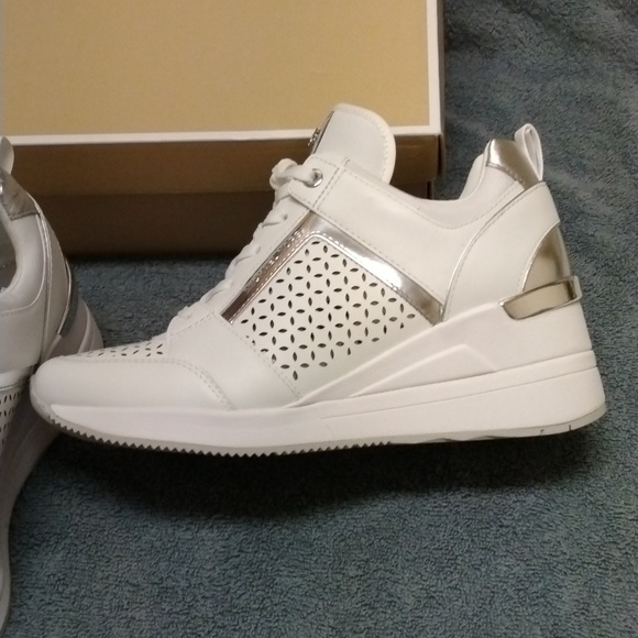 NWT MICHAEL Michael Kors Georgie Leather Wedge Trainers - Picture 9 of 10